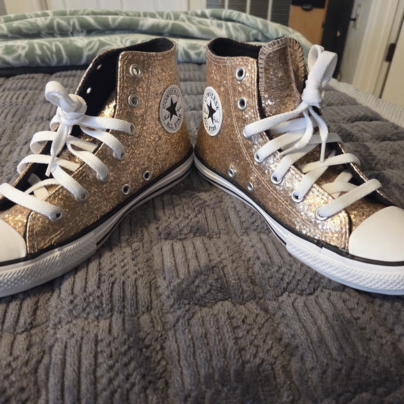 Converse Kids Sneakers in Gold and White - Picture 10 of 14
